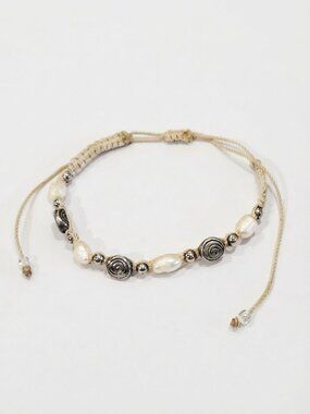 Genuine Freshwater Pearl & Silver-Toned Swirl Bead Macramé Bracelet
